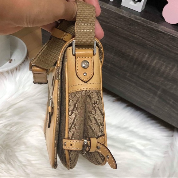 CHRISTIAN DIOR VINTAGE MONO SHOULDER SMALL BAG - Picture 4 of 8